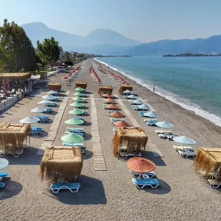 Yuecel Hotel 3*