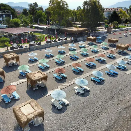 Yuecel Hotel
