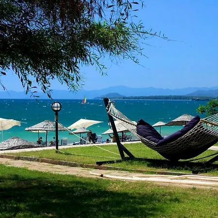 Yuecel Hotel