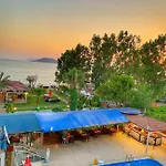 Yuecel Hotell
